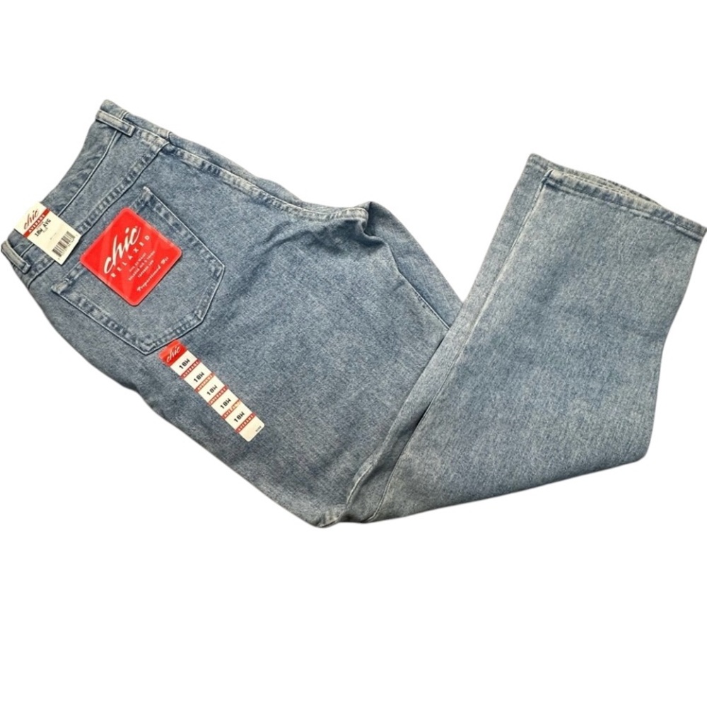 Chic jeans fits at waist, relaxed hip and thigh, tapered leg size 16Ave plus
